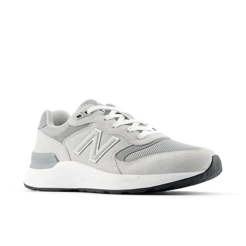 Fresh Foam Walking 880 V7